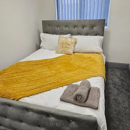 Private House Sleeps 9 With Wi-fi *