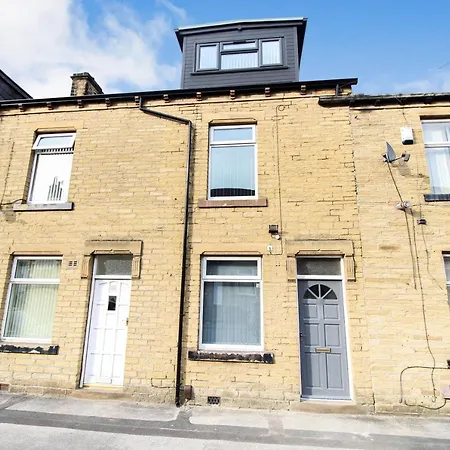 Remarkable 4-bed House In Bradford